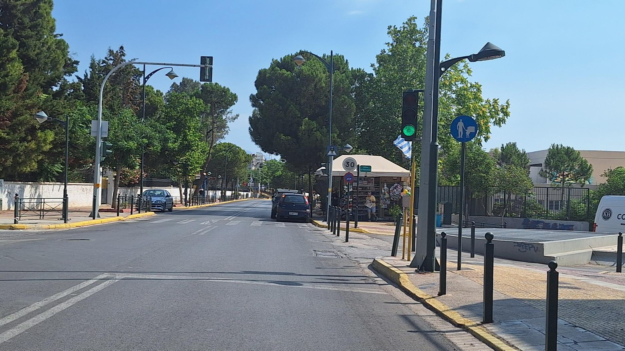 Απομακρύνθηκε μία από τις χωρίς λόγο ύπαρξης, πινακίδες ΚΟΚ στην Ελ. Βενιζέλου