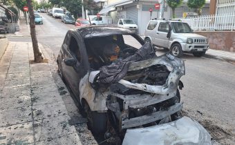 Από άγνωστη έως στιγμή αιτία, Ι.Χ. επιβατικό όχημα τυλίχτηκε στις φλόγες