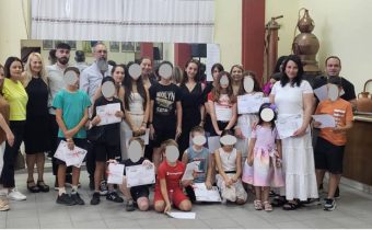 Η Ένωση Κρητών Αγίας Βαρβάρας “Η Μεγαλόνησος”, χθες το απόγευμα πραγματοποίησε την γιορτή λήξης των μαθημάτων της