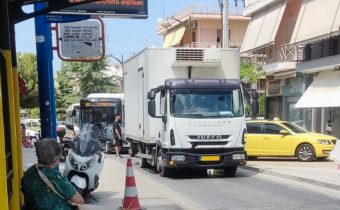 Ακινητοποίηση φορτηγού προκάλεσε κυκλοφοριακό χάος στην Ελ. Βενιζέλου