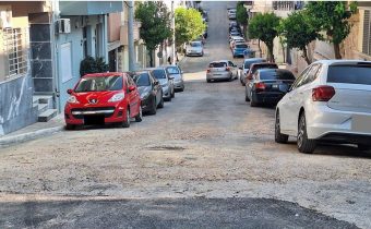 Οι οδοί Λέσβου και Κρήτης γεμάτοι αμμοχάλικο, από την πρόσφατη διαρροή στο σημείο…