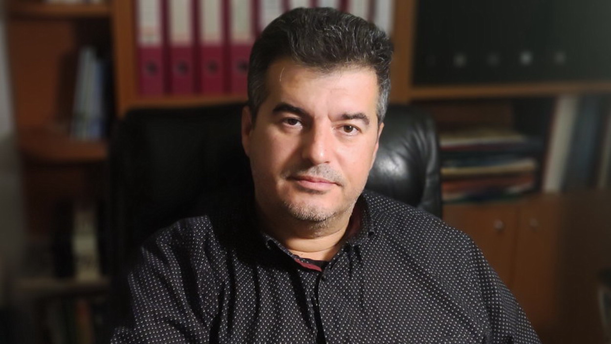 Παντελής Πρεντάκης: Το φαινόμενο Τσιουάουα του Πολιτικάντη!!!