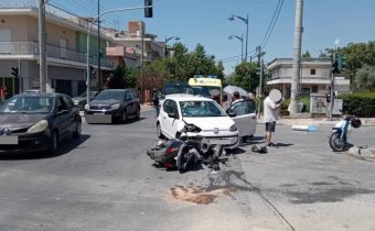Σφοδρη σύγκρουση Ι.Χ. με δίκυκλο, από παραβίαση πινακίδας ΚΟΚ…