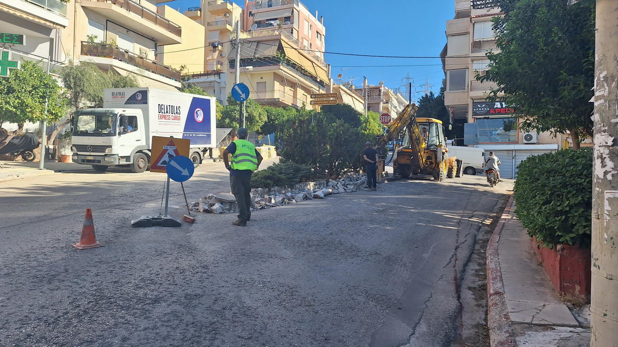 Στον επανασχεδιασμό της νησίδας που βρίσκεται στη διασταύρωση των οδών Π. Π. Γερμανού και Κρήτης προχώρησε ο δήμος