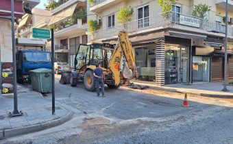 Μετά από μία εβδομάδα περίπου διαρροής νερού στην κεντρική μας λεωφόρο Ελ. Βενιζέλου, αποκαταστάθηκε η βλάβη