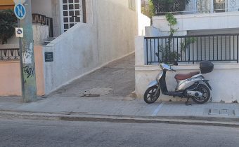 Συμπολίτης μας για την πάροδο Κουντουριώτη, στην έξοδό της στην Π. Π. Γερμανού
