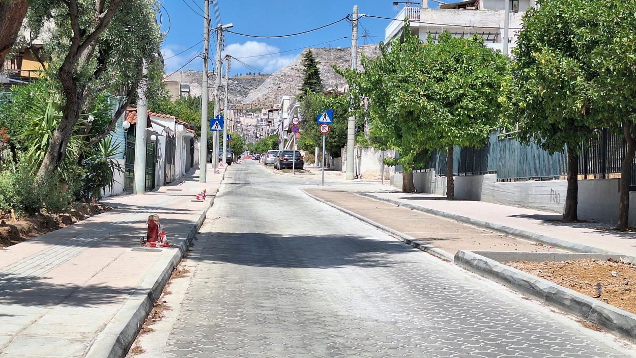 Λίγα μέτρα απομένουν ακόμα για να ανοίξει η οδός Κυκλάδων σε όλο της το μήκος της