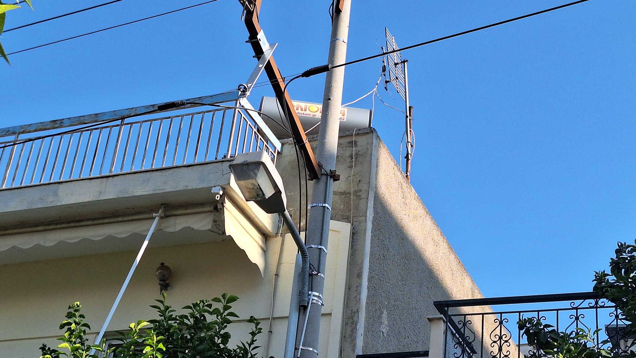 ΣΥΓΧΑΡΗΤΗΡΙΑ: Οι λάμπες του δημοτικού φωτισμού έσβησαν την ημέρα, ΑΛΛΑ δεν ανάβουν πλέον ούτε το βράδυ!!!