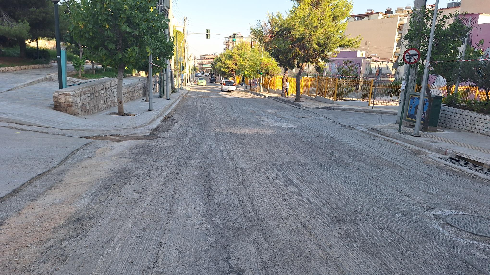 Συνεχίζονται οι ασφαλτικές εργασίες στην οδό Π. Π. Γερμανού