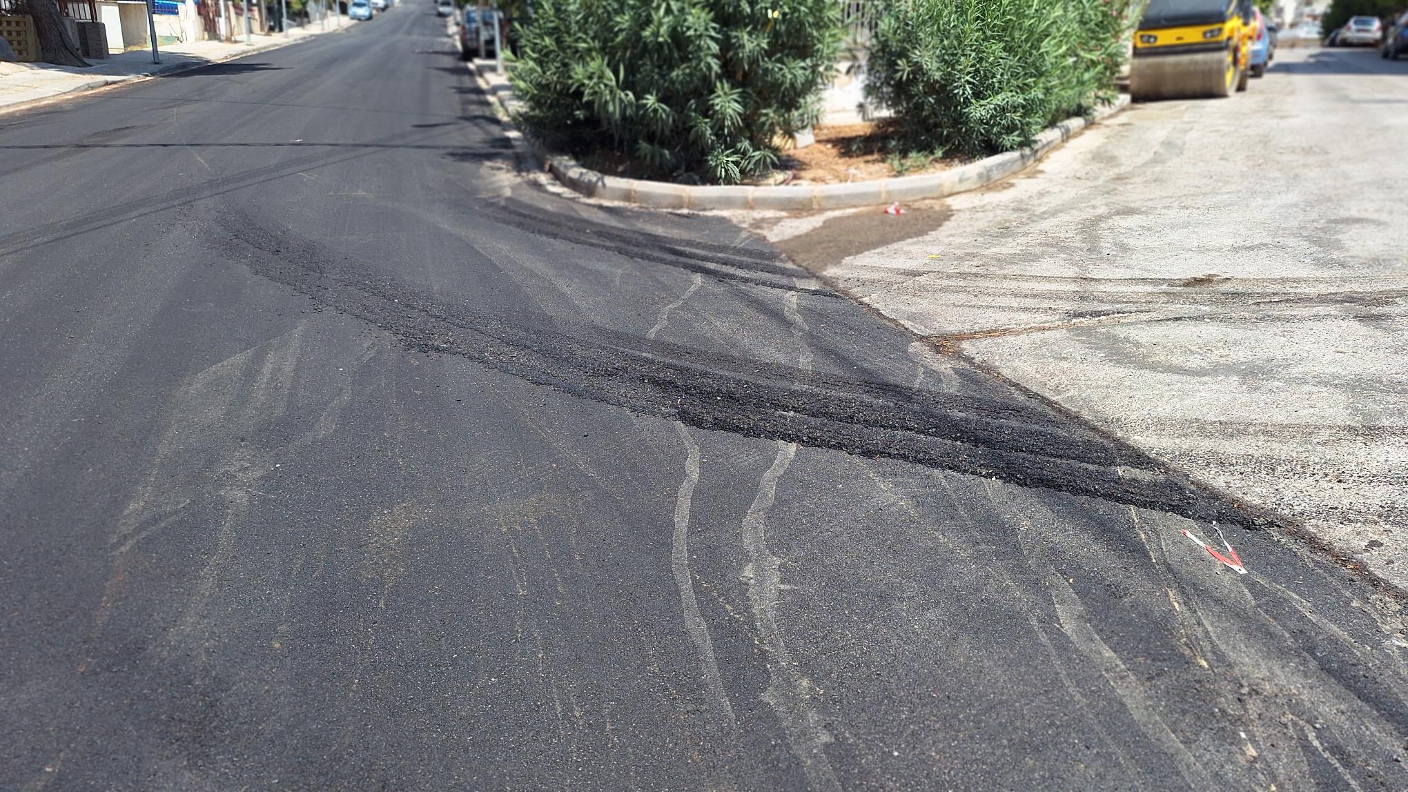 Αυλακώθηκε η φρέσκια άσφαλτος στην Π. Π. Γερμανού