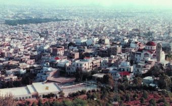 Συμπολίτισσά μας: “Μια ευγενική ερώτηση στο υψηλό θέατρο της αξιότιμης «Αντιπολίτευσης» σε αυτή την Πόλη”
