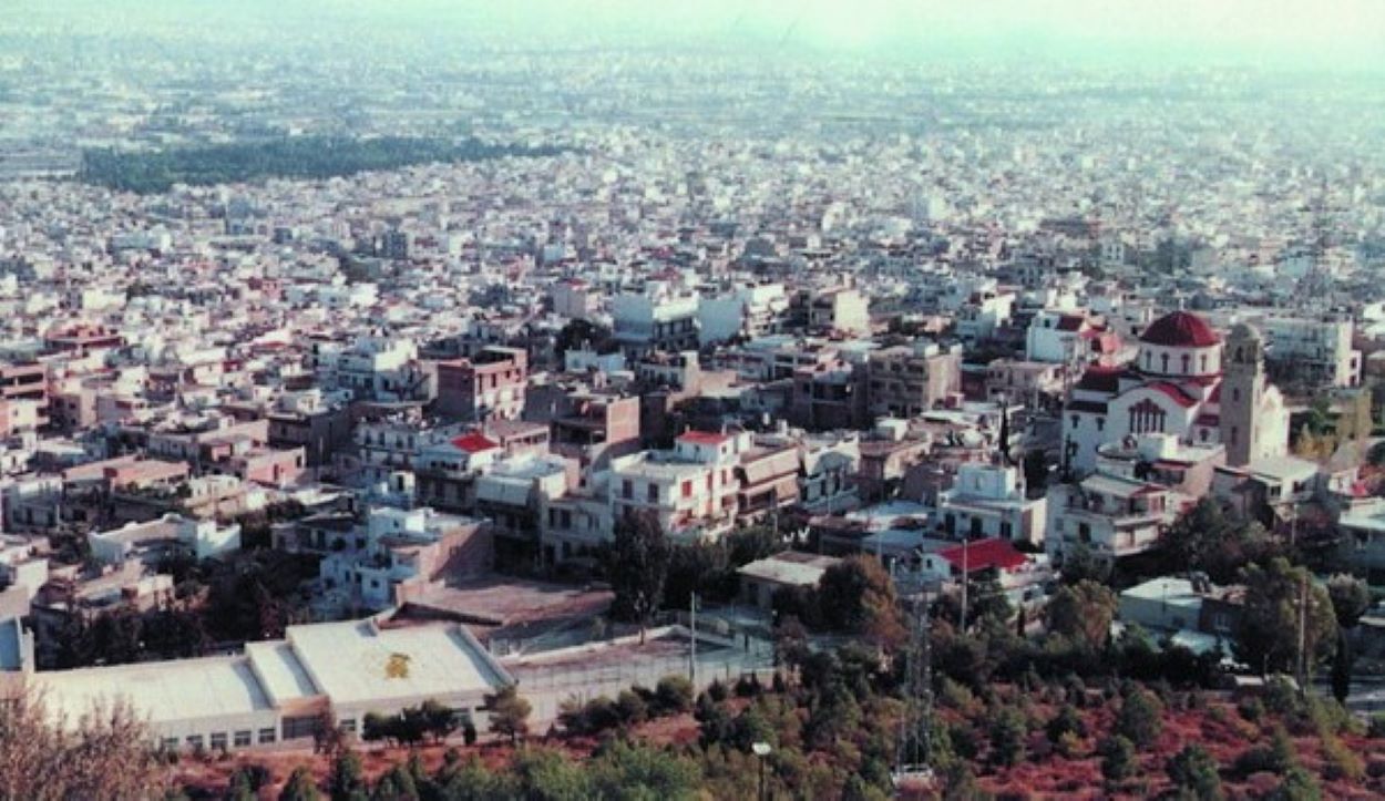 Συμπολίτισσά μας: “Μια ευγενική ερώτηση στο υψηλό θέατρο της αξιότιμης «Αντιπολίτευσης» σε αυτή την Πόλη”