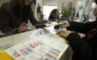 Συντάξεις: Ποιοι “τρέχουν” να προλάβουν το έτος που φέρνει ανατροπές