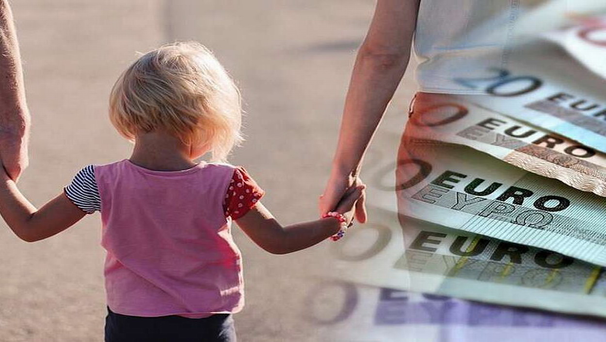 Επίδομα παιδιού: Στο «ψυγείο» οι αυξήσεις – Νέο σχέδιο επεξεργάζεται η κυβέρνηση