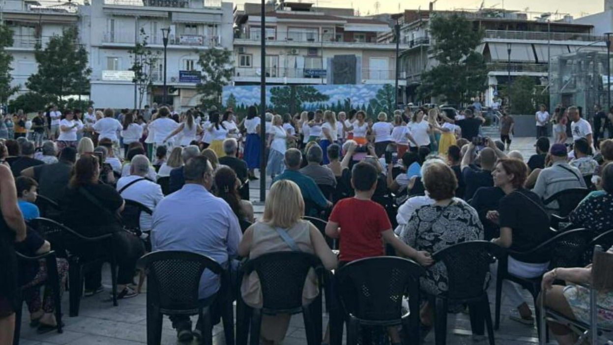 ΔΗΜΟΣ: Ανάψαμε Φωτιές στις Γειτονιές, του Αη Γιάννη αχ Πόσα Ξέρεις και μου Λες…
