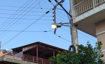Συνεχίζει αναμμένος ο δημοτικός φωτισμός την ημέρα, επί έναν και πλέον μήνα!!!