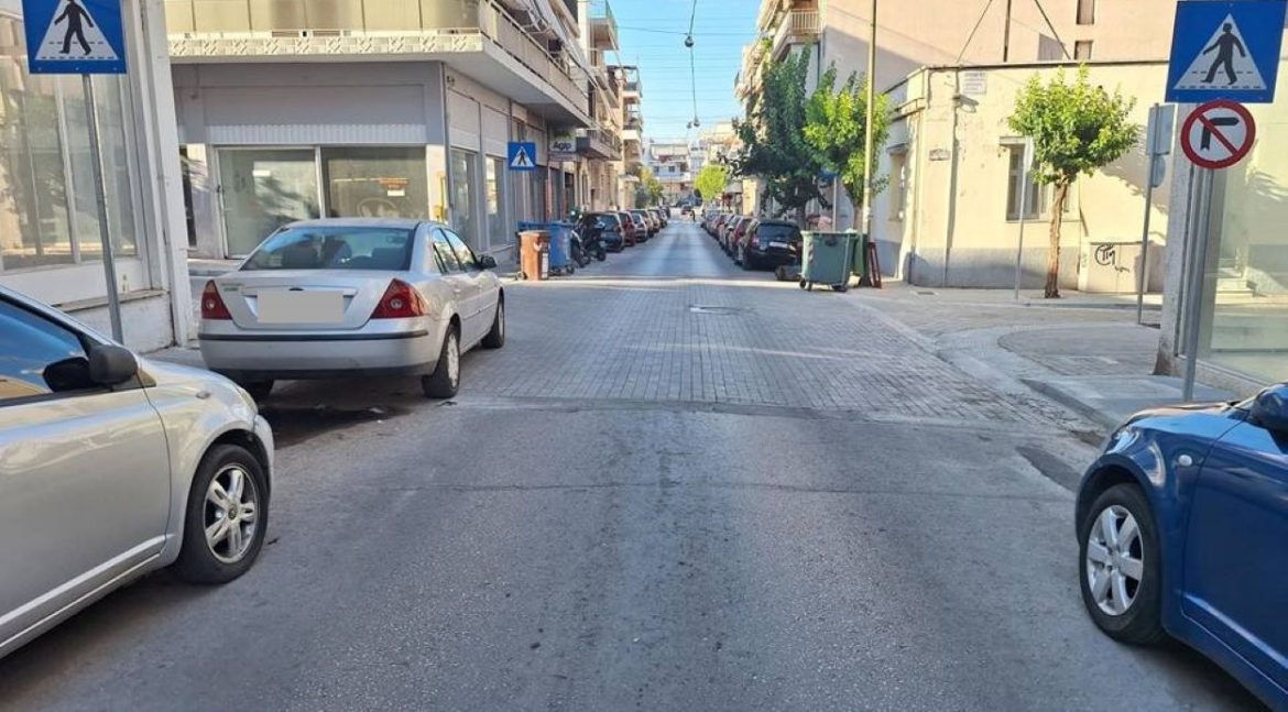 Λιμνάζουν τα νερά στη γωνία Χανίων και Κολοκυθά – Δημιουργείται ανθυγιεινή εστία – Η περίοδος αυτή είναι κατάλληλη για τεχνική παρέμβαση