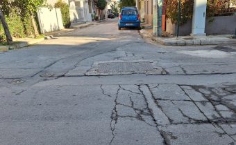 Σοβαρή καθίζηση και ανωμαλίες στο οδόστρωμα στη συμβολή των οδών Σίφνου – Πάρου και Αγίου Μηνά