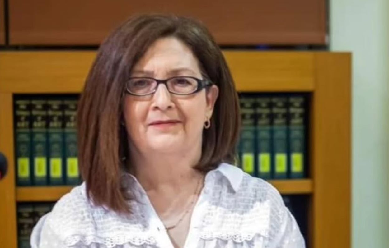 Πένυ Παπαδάκη: “ΑΝΤΙΠΑΛΟΙ ΣΤΗΝ ΑΓΑΠΗ”