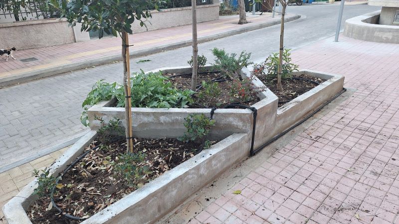 Δεν προχωράει η ολοκλήρωση του συστήματος αυτόματου ποτίσματος στην οδό Ραιδεστού